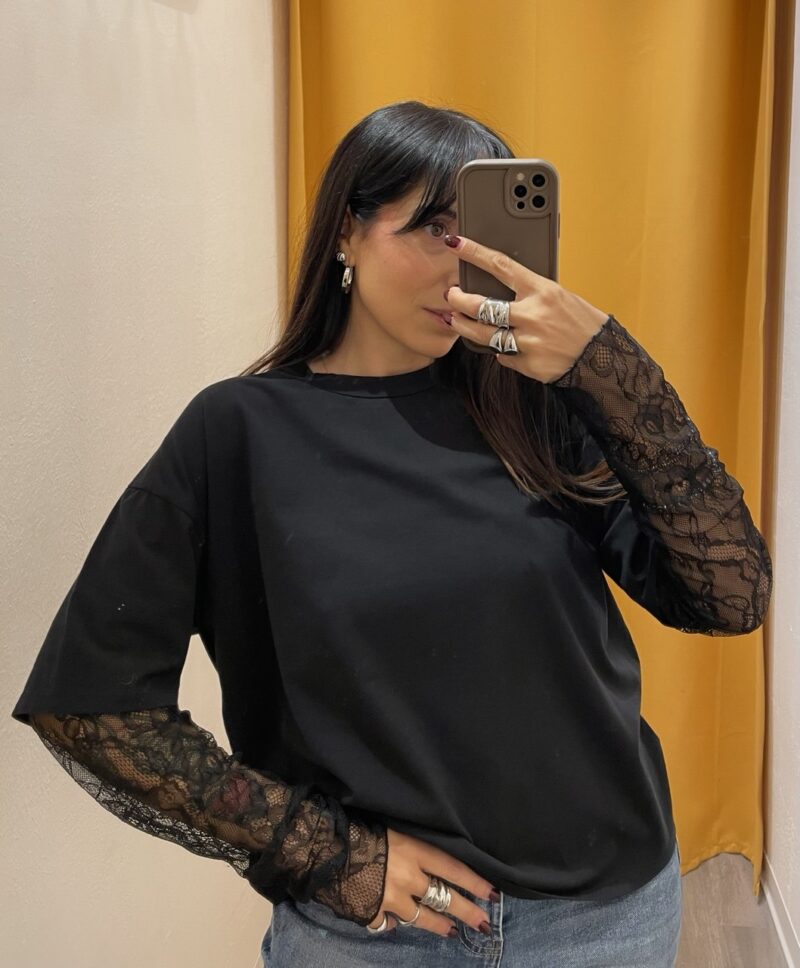 T-shirt maniche in pizzo nera Susy mix - immagine 4