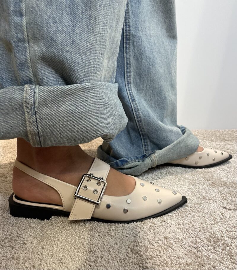 Ballerina slingback con borchiette