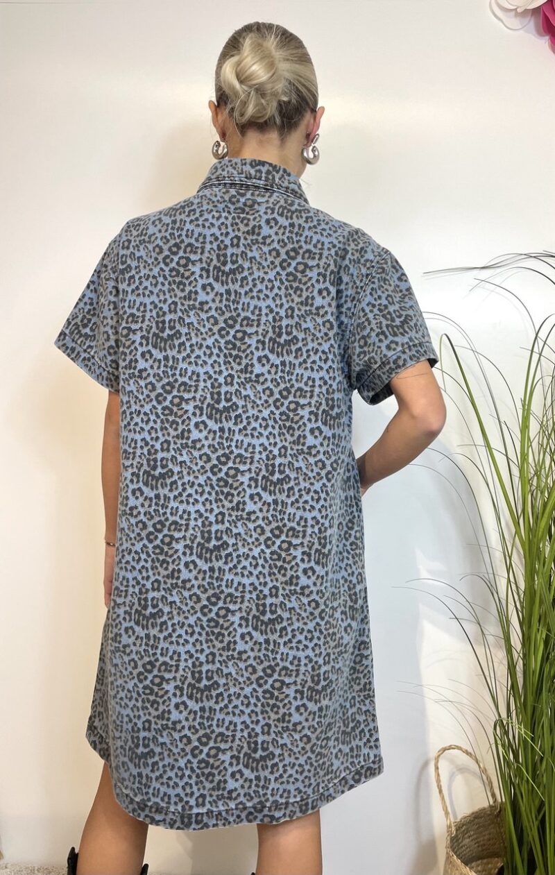 Abito in denim leopardato - immagine 2