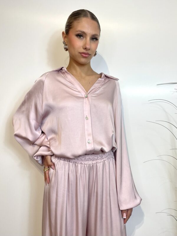 Camicia con scollo a v rosa