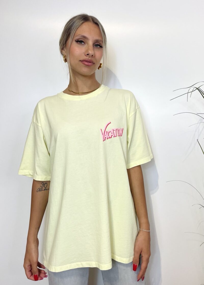 T-shirt stampa Vacation gialla - immagine 2