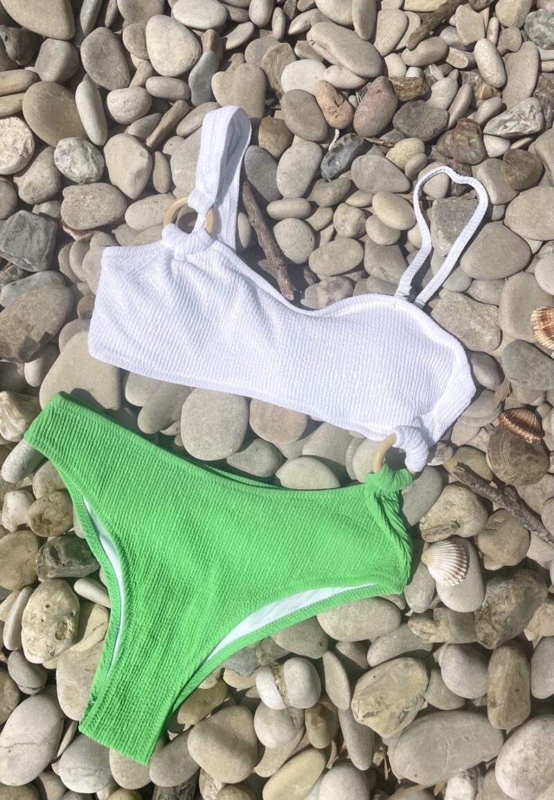 Costume intero cut-out goffrato con anelli verde
